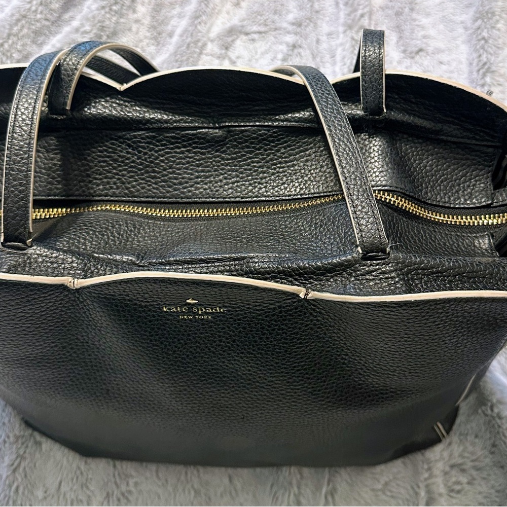 Kate Spade Black Pebbled Leather Scalloped Tote w/ White Trim & Stripped Lining - Picture 8 of 8